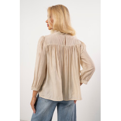 Bluzka z delikatną stójką i ażurowym zdobieniem