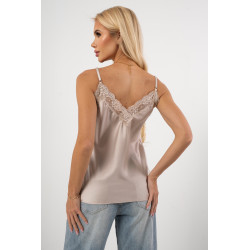 Satynowy top bieliźniany z koronkowym dekoltem | Hurtownia odzieży damskiej do butiku