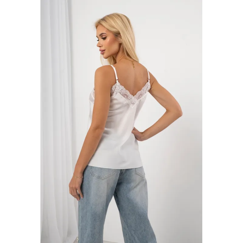 Satynowy top bieliźniany z koronkowym dekoltem | Hurtownia odzieży damskiej do butiku