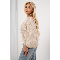 Ażurowa bluzka koszulowa z haftem i szerokimi rękawami | Hurt odzieży damskiej