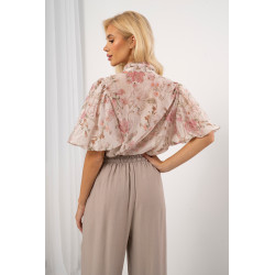 Bluzka w kwiaty z wiązaniem pod szyją i bufiastymi rękawami | Sprzedaż hurtowa odzieży damskiej