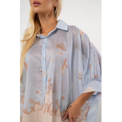 Koszula z subtelnym printem i asymetrycznym dołem | Hurtownia odzieży damskiej do butiku