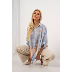 Koszula z subtelnym printem i asymetrycznym dołem | Hurtownia odzieży damskiej do butiku