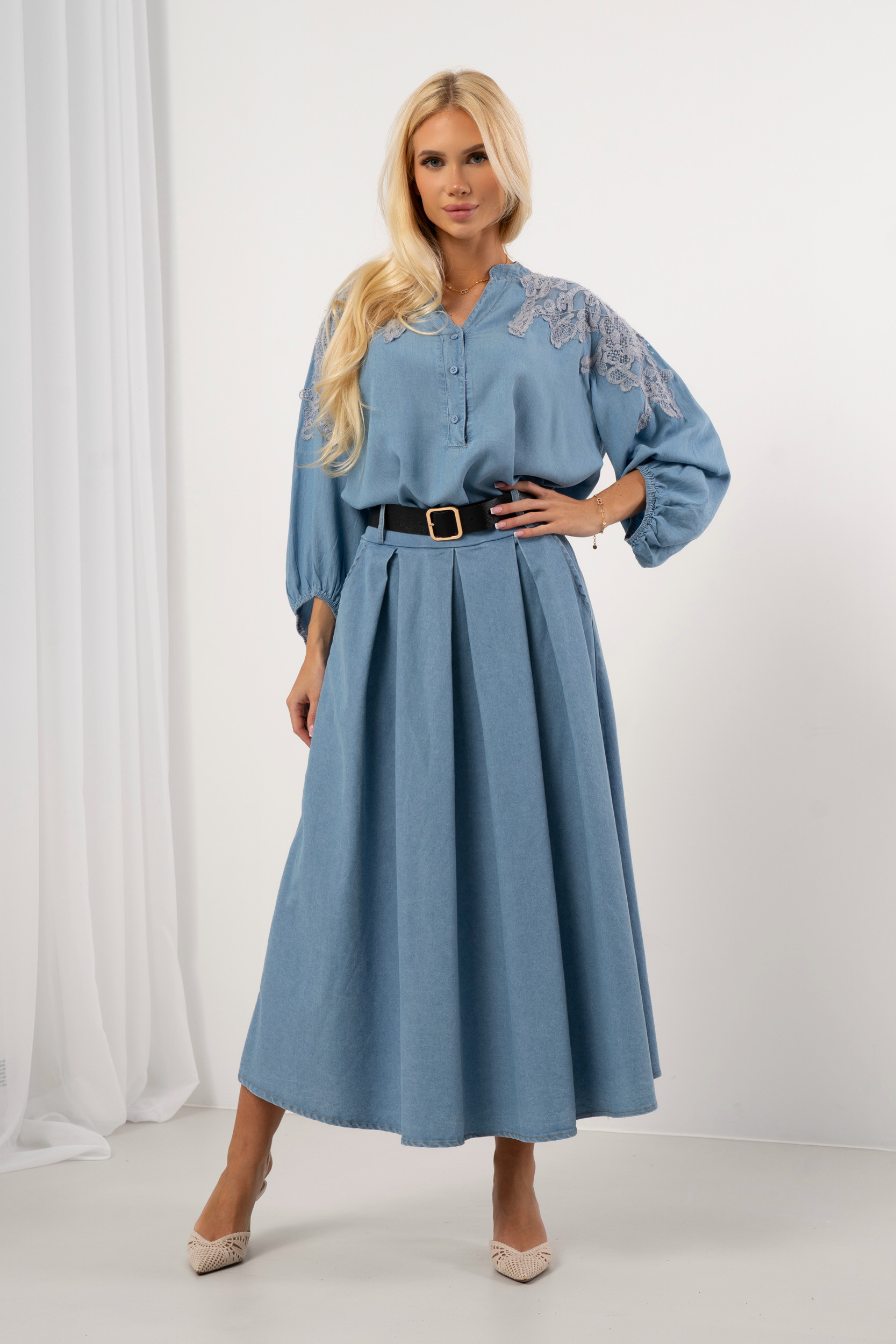 Spódnica maxi z plisami i ozdobnym paskiem