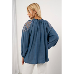 Koszula jeansowa z haftowaną gipiurą i bufiastymi rękawami | Hurtownia odzieży damskiej online