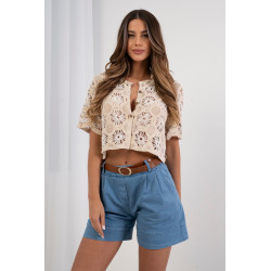 Ażurowa bluzka typu crop na guziki z kwiatowym haftem