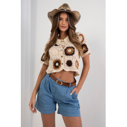 Krótka bluzka ażurowa na guziki z kołnierzykiem