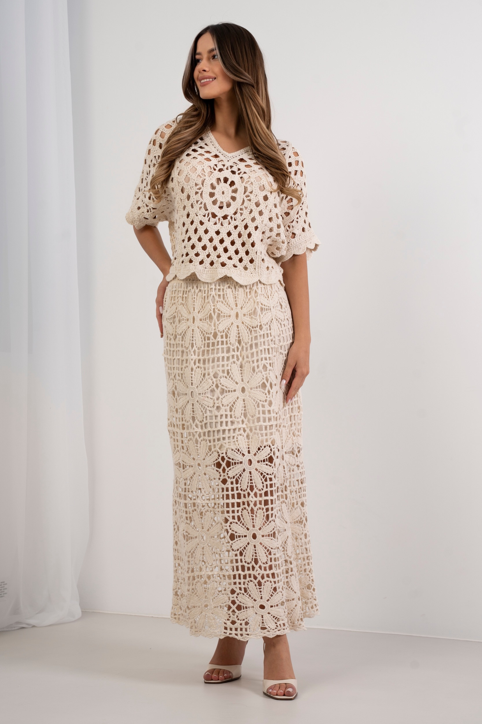 Długa spódnica ażurowa z motywem kwiatów boho