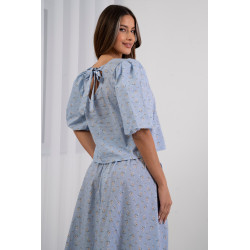 Bluzka w drobne kwiaty z bufiastymi rękawami