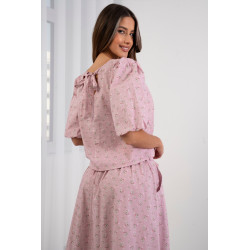 Bluzka w drobne kwiaty z bufiastymi rękawami