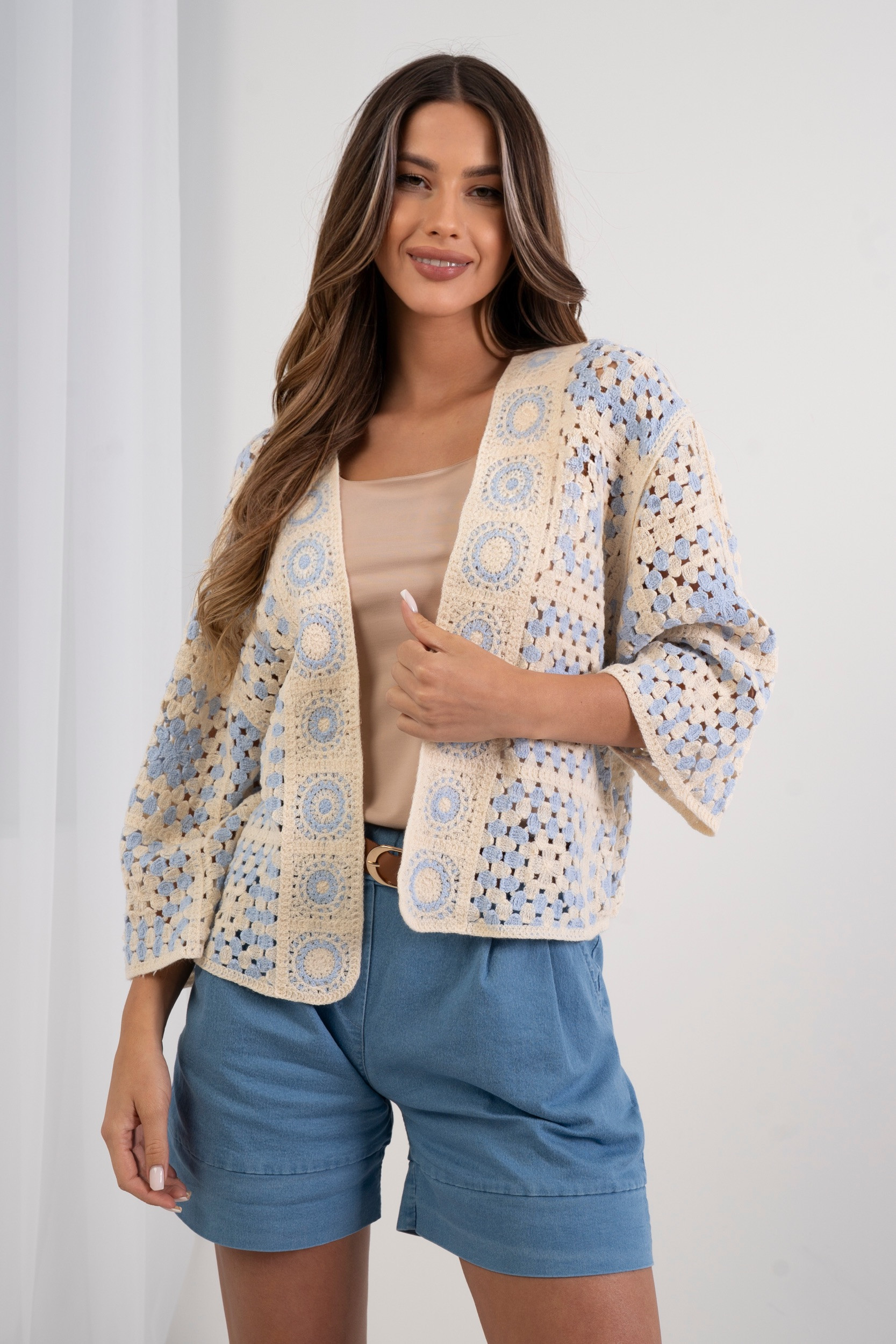 Ażurowy kardigan o luźnym kroju