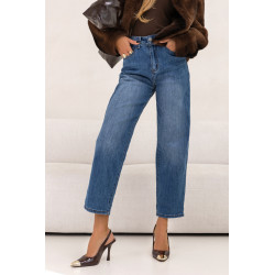 JEANSY Z PROSTĄ NOGAWKĄ I WYSOKIM STANEM