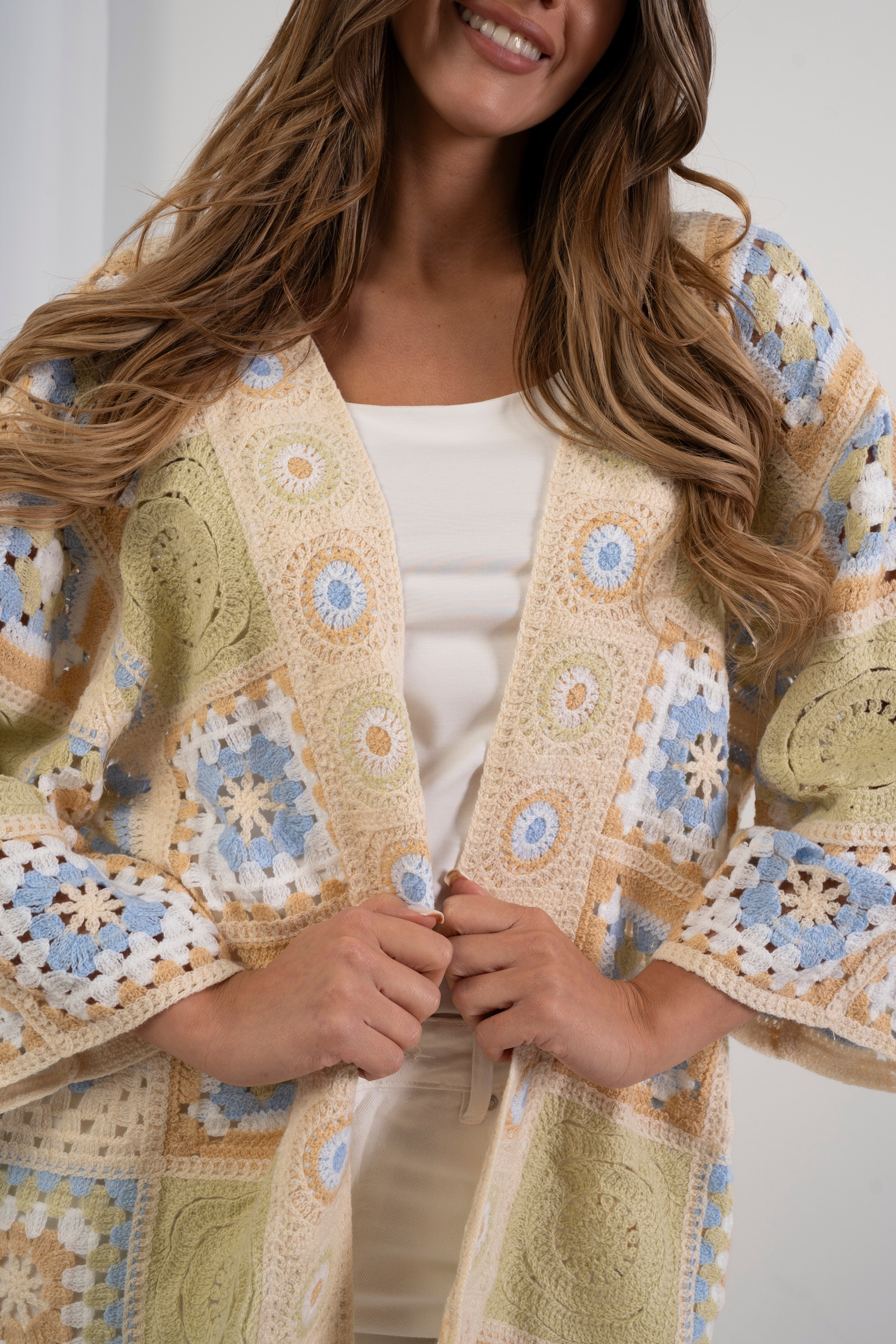 Ażurowy kardigan w stylu boho