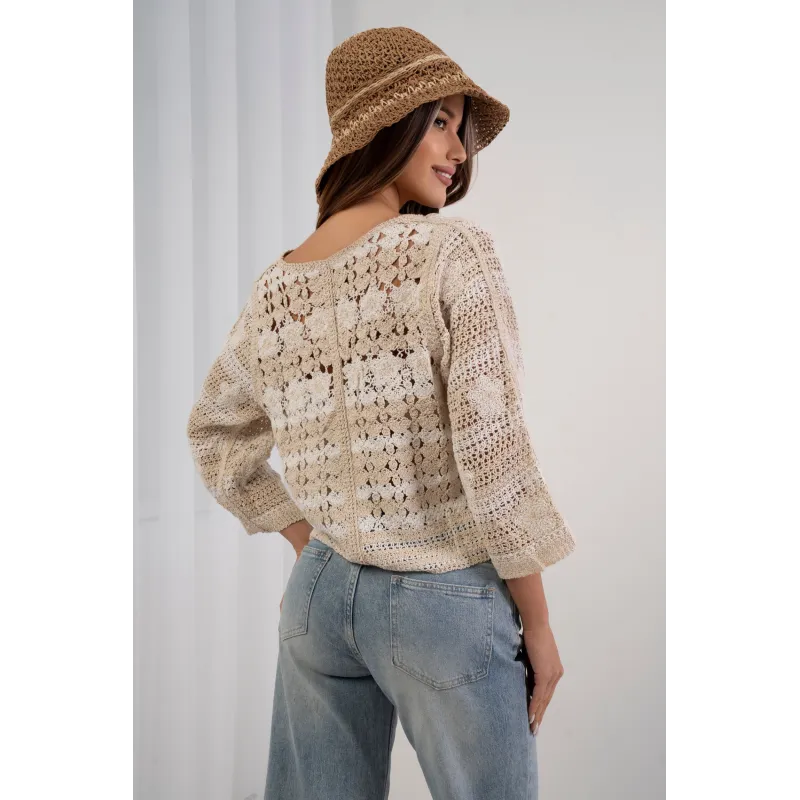 Ażurowy sweter rozpinany w paski