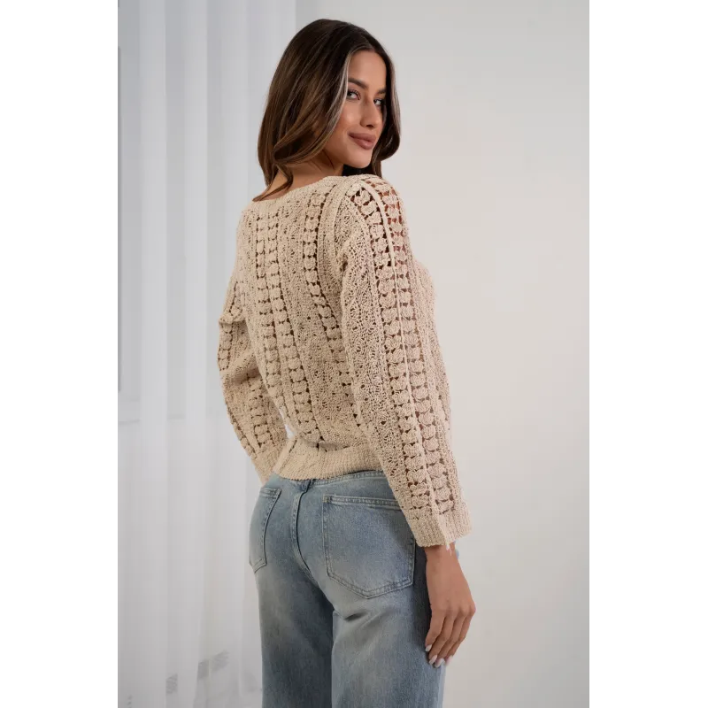 Ażurowy sweter boho o ozdobnym splocie