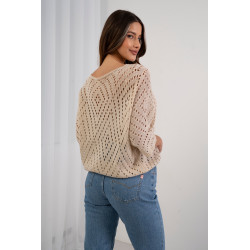 Ażurowy sweter o luźnym kroju