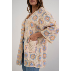 Długi ażurowy kardigan w pastelowe wzory
