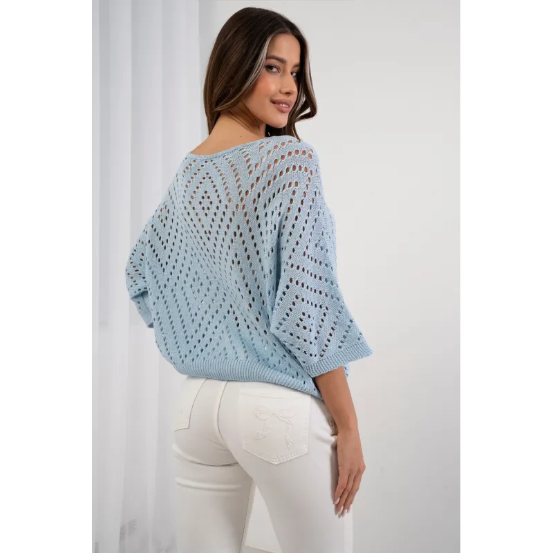 Ażurowy sweter o luźnym kroju
