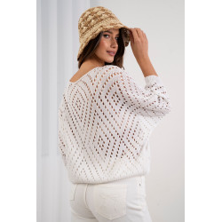 Ażurowy sweter o luźnym kroju