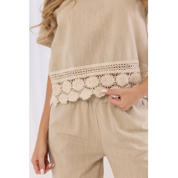 Bluzka z ozdobnym szerokim haftem u dołu