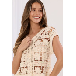 Ażurowa bluzka z haftem kwiatowym i guzikami