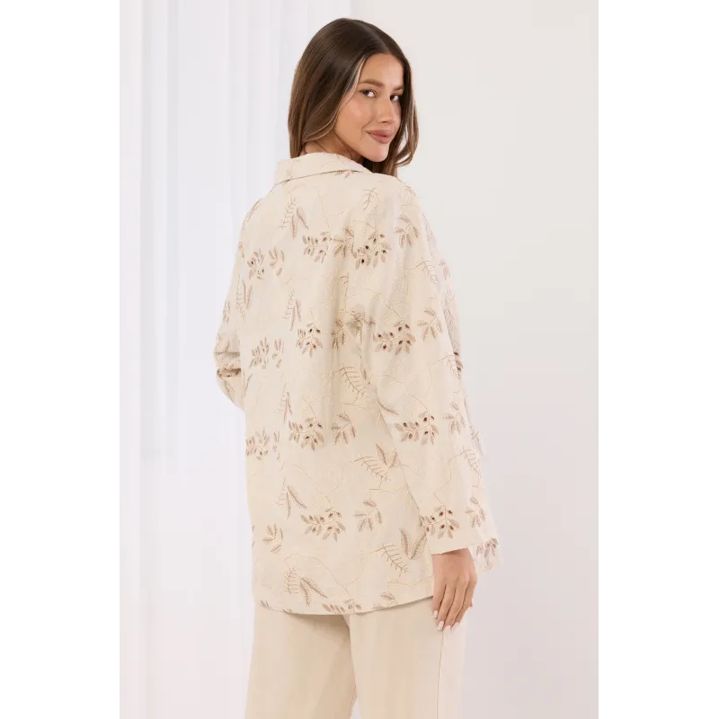 Marynarka z haftem ażurowym i złotym zapięciem