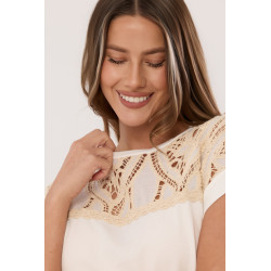 Bluzka z ozdobnym ażurowym dekoltem