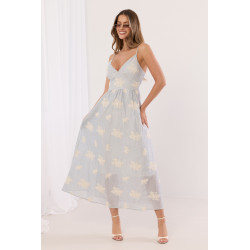 Letnia sukienka maxi w paski z haftowanymi kwiatami