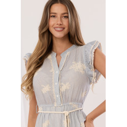 Sukienka midi w paski z haftem i sznurkowym paskiem