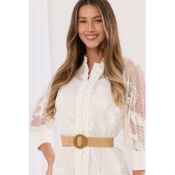 Ażurowa sukienka mini z haftem w kwiaty i paskiem