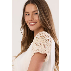 Bluzka z biżuteryjnymi rękawami z koronki i cekinami