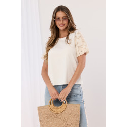 T-shirt z ozdobnymi ażurowymi rękawami