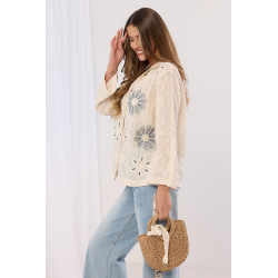 Ażurowa koszula z haftowanymi kwiatami