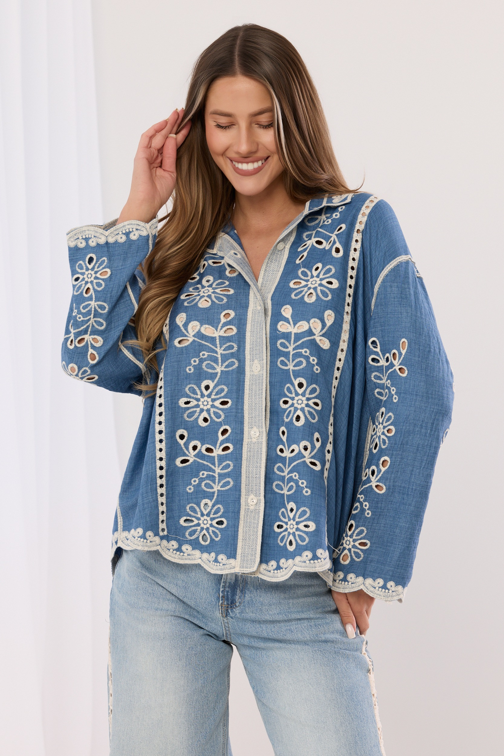 Koszula z ażurowym wzorem kwiatowym