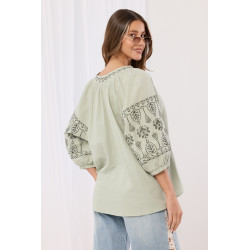 Bluzka boho z haftem i chwostami