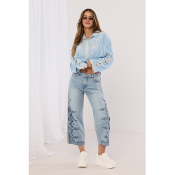 Jeansy z haftem ażurowym i rozcięciami na nogawkach