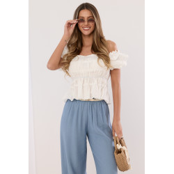 Bluzka z marszczeniami i bufiastymi rękawami