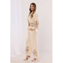 Komplet oversize z dekoracyjnym motywem kwiatowym