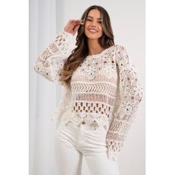 Krótka bluzka boho o szerokim splocie