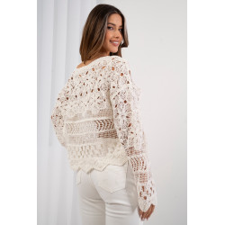 Krótka bluzka boho o szerokim splocie