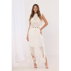 Ażurowy komplet z trójwymiarową aplikacją w koła