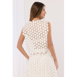 Ażurowy komplet z trójwymiarową aplikacją w koła