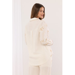 Komplet z teksturowanej tkaniny z roślinnym haftem