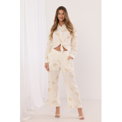 Komplet z teksturowanej tkaniny z roślinnym haftem