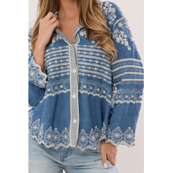 Koszula z bogatym haftem i ozdobnym dołem