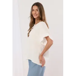 Bluzka o kroju oversize z ozdobnym naszyjnikiem