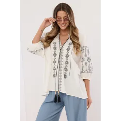 Bluzka boho z haftem i chwostami