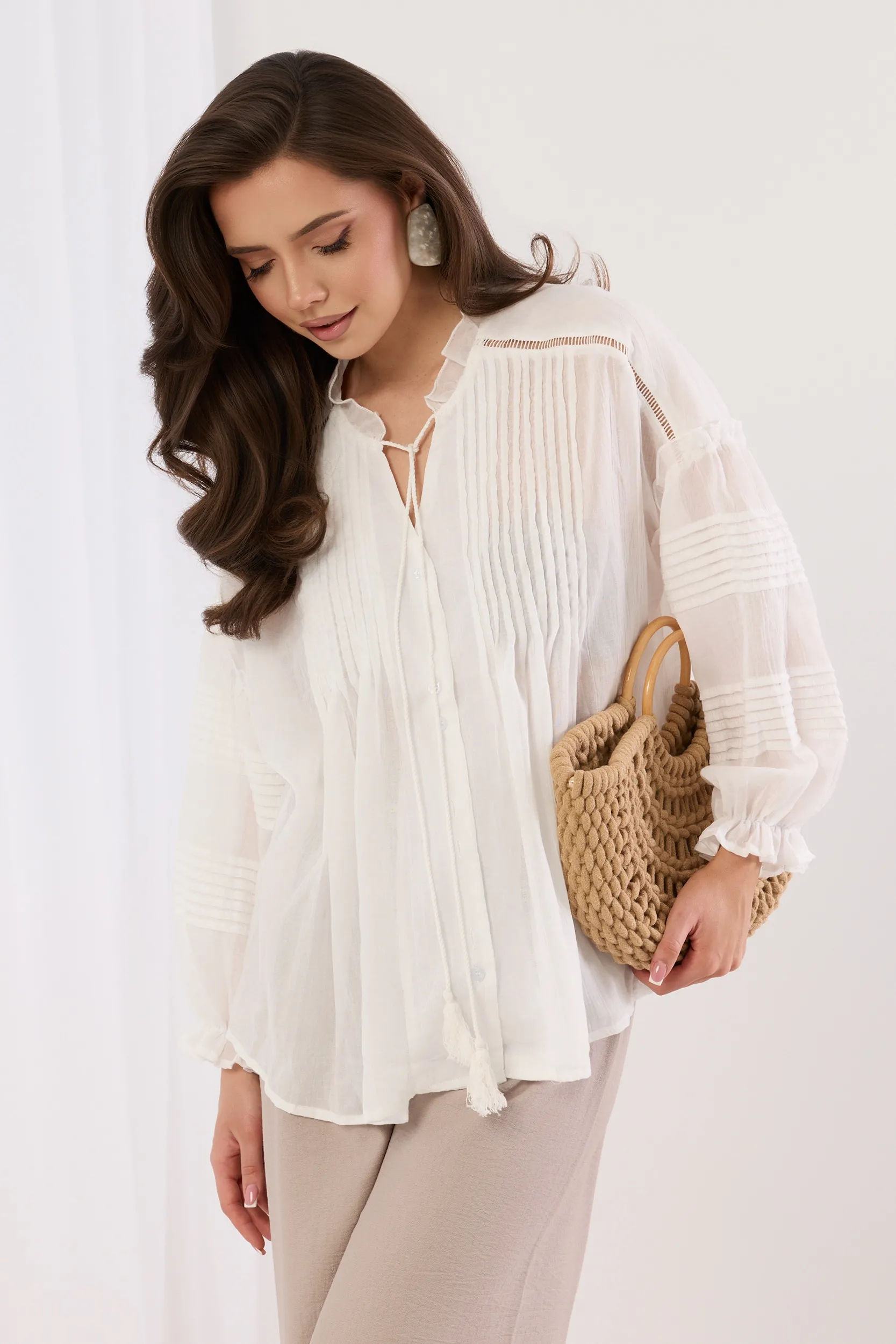 Lekka koszula z ozdobnymi plisami i chwostami