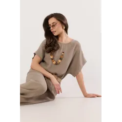 Bluzka o kroju oversize z ozdobnym naszyjnikiem