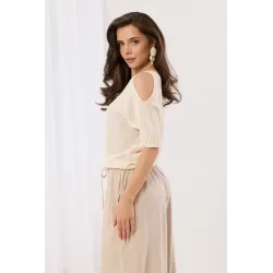 Ażurowy sweter z wycięciami na ramionach